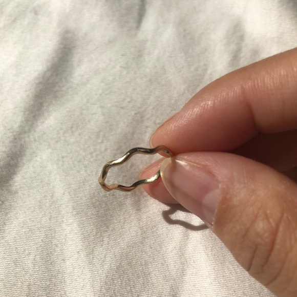 14k wave ring - Picture 2 of 2